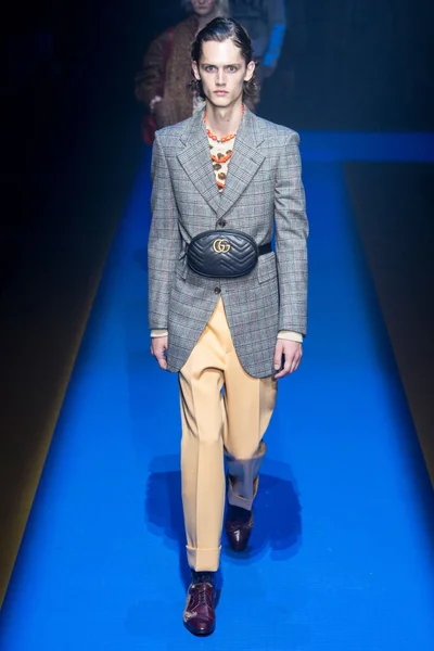 Look 4